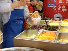 自助取餐区-三兄弟高炉烧饼