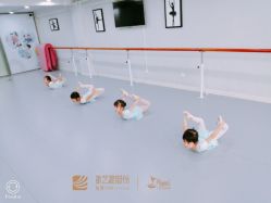 -昕艺尚皇家芭蕾舞蹈中心