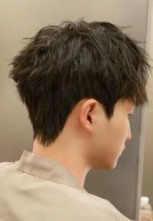 -一家只做男发烫染的店