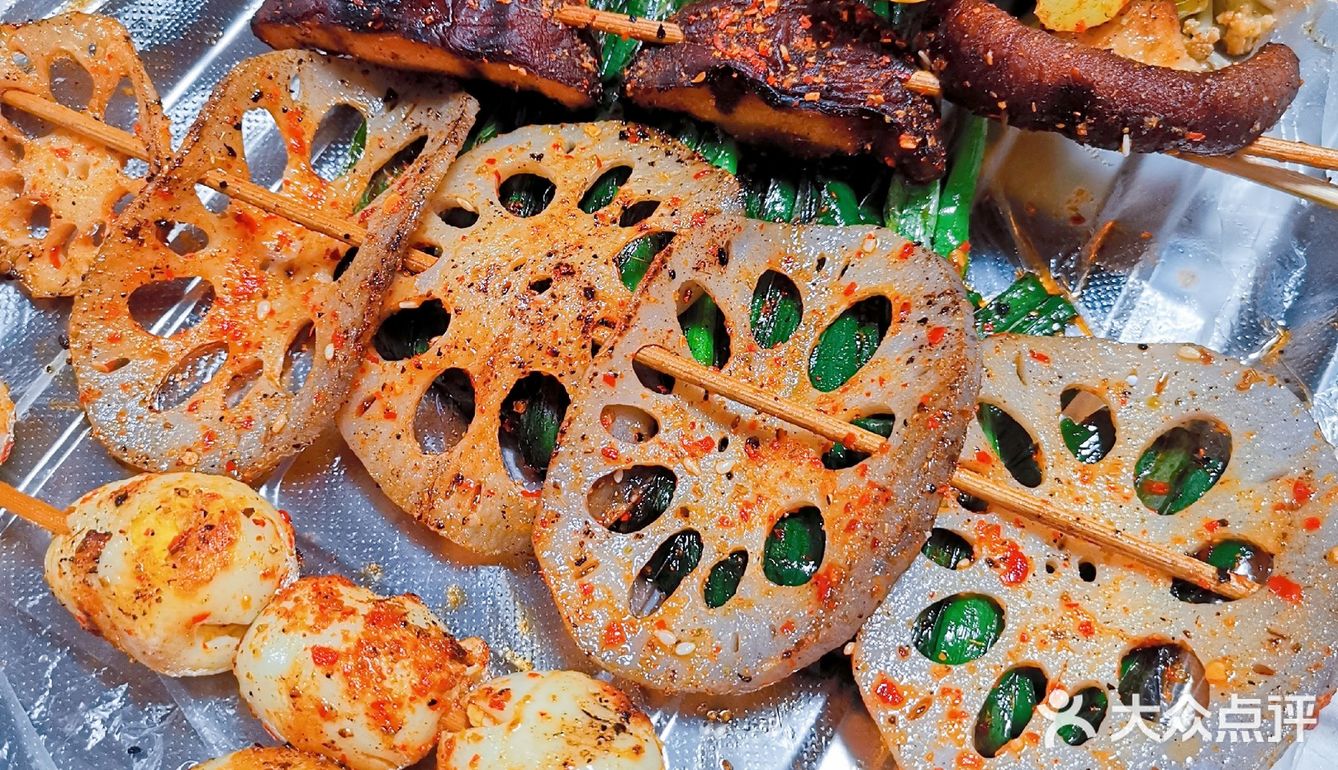[礼花][礼花]深夜伙食的王者，烧烤的香味，魂牵梦萦