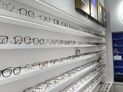 -美式眼镜·授权蔡司.依视路.尼康.豪雅.明月(南翔印象城店)
