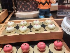-雍容荟帝王蟹活龙虾展台自助(IFS黑金店)