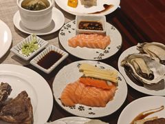 -广州万富希尔顿酒店·感趣自助餐厅·金秋蟹宴生蚝海鲜刺身