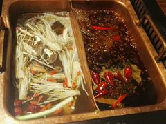 -老牌坊云南鱼豆花火锅(嵩山店)