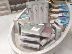 -钟书阁(群光广场店)