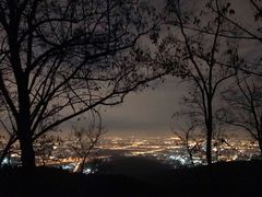 -鬼笑石后山停车场