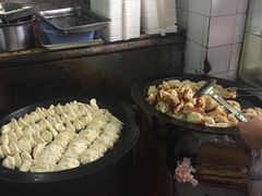 -黄阿姨锅贴大王(万航渡路店)