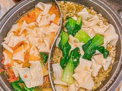 -阿瓦山寨·湘菜现炒·剁椒鱼头王(咸阳总店)