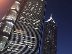 -陆家嘴空中步行连廊