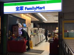 -全家便利店(江湾镇站店)