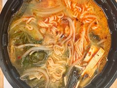 -小蛮椒麻辣烫·麻辣拌(青浦宝龙店)