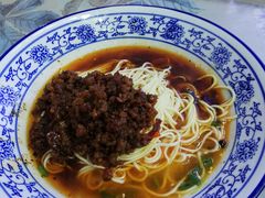 -渝之汇牛肉豌杂面