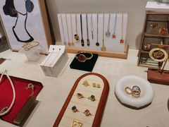 -LADY FAFA(巨鹿路陕西南路路口店)