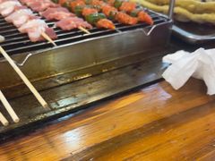 -哈尔滨小酒馆·鲜肉现穿自助烧烤(康新花园店)