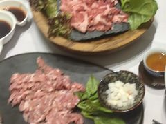 -红鼎豆捞·非遗鲍皇汤火锅(宝丰路店)