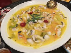 -山城外·非遗酸菜鱼(盛龙广场店)