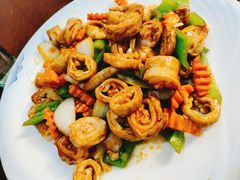 -红岩美食坊(伊春市伊春区)