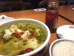 -渝是乎酸菜鱼(龙旗购物中心店)