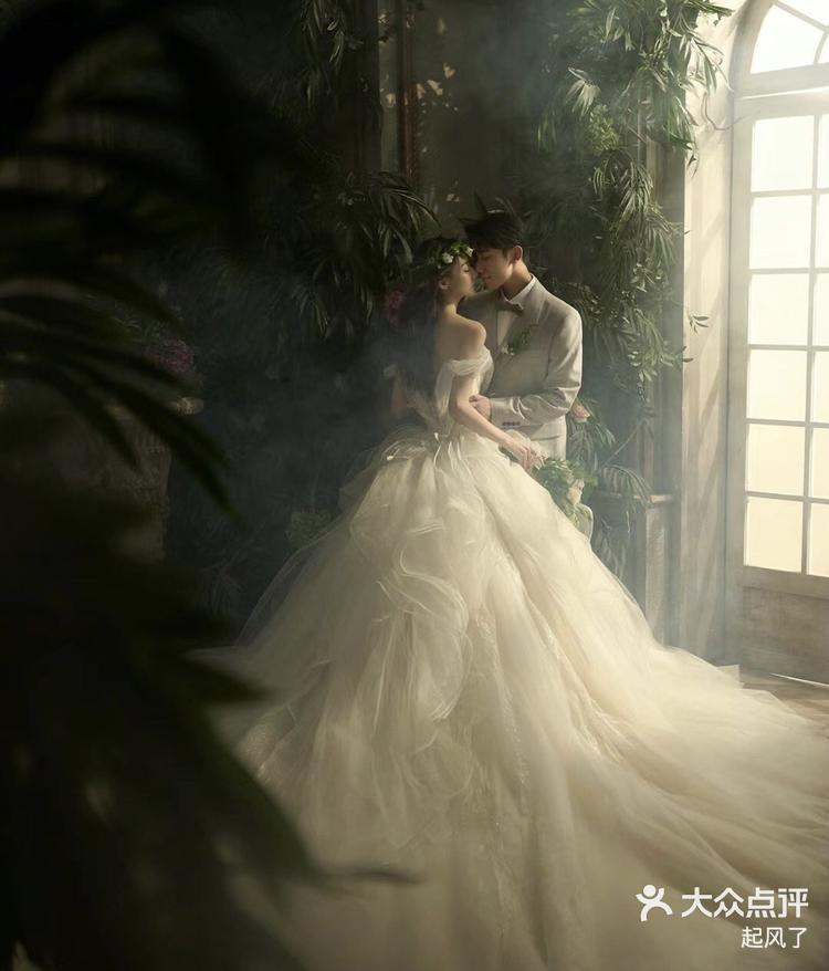 清新森系的室内婚纱照