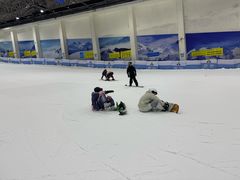-乔波室内滑雪场