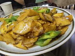 地三鲜-独一家豆花庄铁锅炖