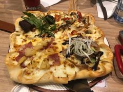 大宴金作芝心四合一披萨-必胜客(阿罗海店)