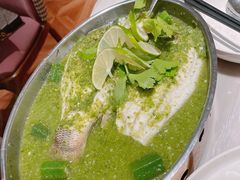 青柠檬酸汤明炉鱼-金椰壳· 大厨新加坡菜(壹方城店)