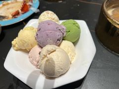 -雍容荟帝王蟹活龙虾展台自助(IFS黑金店)