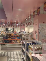 -嗨本可潮玩仓(大兴大悦春风里店)