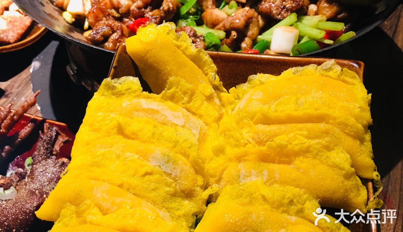 量大料足的一家老宅吊锅嗨起来