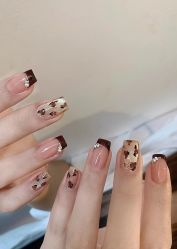 -花漾美甲美睫