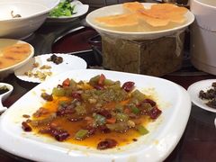 -东巴谷野生菌火锅餐厅
