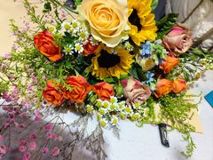 -何兮花店·气球派对鲜花店(马桥银春路万科城店)