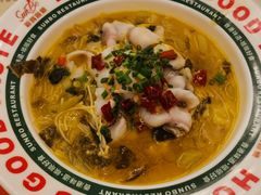 酸菜煮生鱼片-新世界餐厅(万达店)