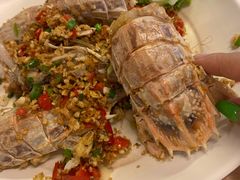 -J Daeng Seafood