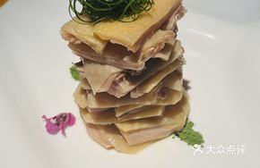 Crispy Chicken with Osmanthus and Longjing Tea