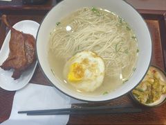 -百年老字号·观振兴蟹黄面·三虾面·苏式面(观前街富仁坊巷店)