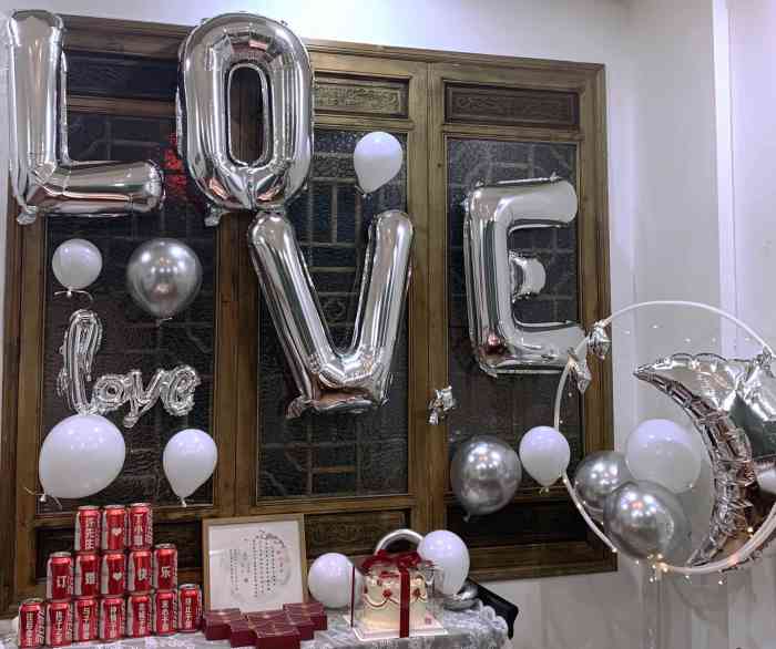 上午寻寻觅觅在草灞桥西侧石板街残迹,晚餐就来到了石板街饭店,领略