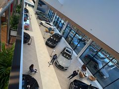 -上海宝信宝马4S店