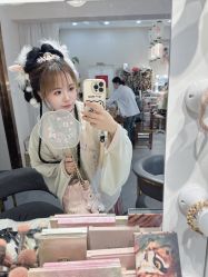 -一揽芳华汉服旗袍体验馆(拙政园店)