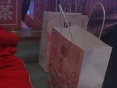 -奈雪的茶(亨特国际广场店)