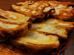 -阿洪锅贴王(小吃城店)