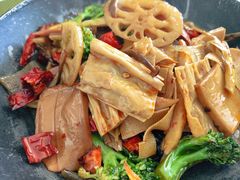 -天天向上素食餐厅(五台山店)
