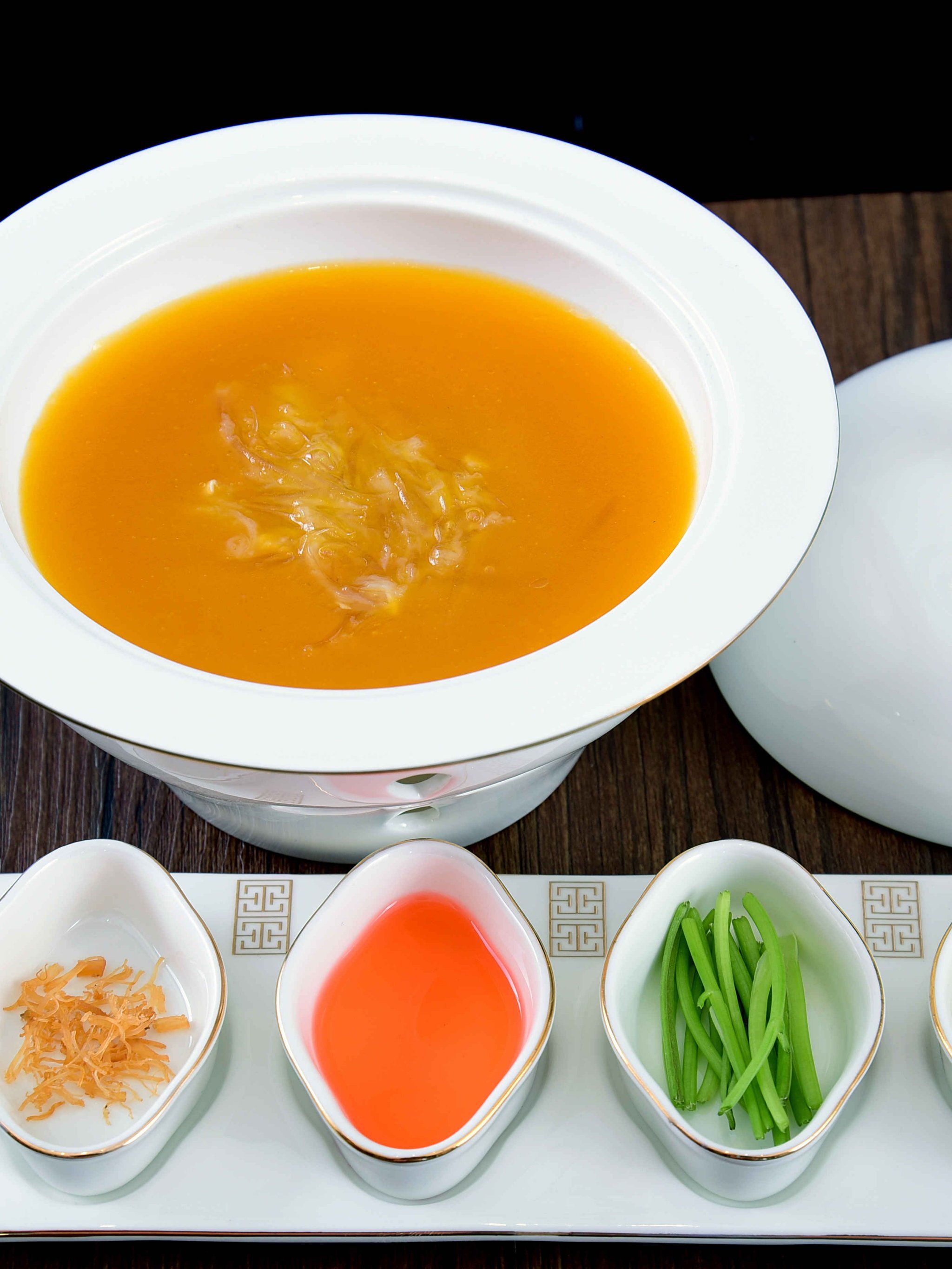 「毛纪·上品」鱼翅劲道汤汁味浓,营养丰富