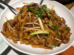 干炒牛河-汤城小厨•粤菜•靓汤(苏州街店)