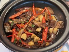 -阿瓦山寨·湘菜现炒·剁椒鱼头王(咸阳总店)