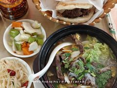 -闫家驴肉老店(华电一校店)