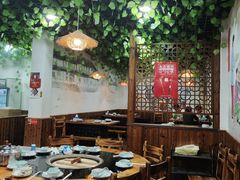 大堂-三里屯土灶炖公鸡地锅鸡(江东店)