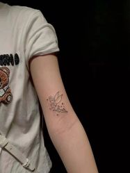 -木子·纹身店TATTOO穿孔·洗纹身