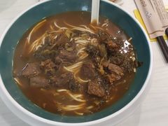 老汤酸菜牛肉面-咬不得高祖生煎·简餐(高银街店)